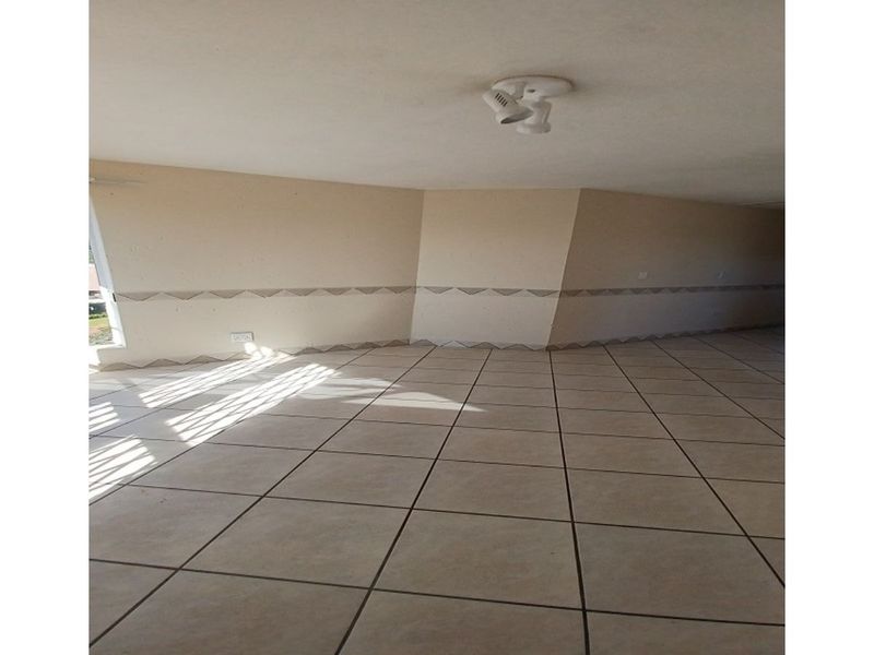 Specious 2 Bedroom And 1 Bath Penthouse With A Large Balcony And Spectacular Evening Views - Photo 6