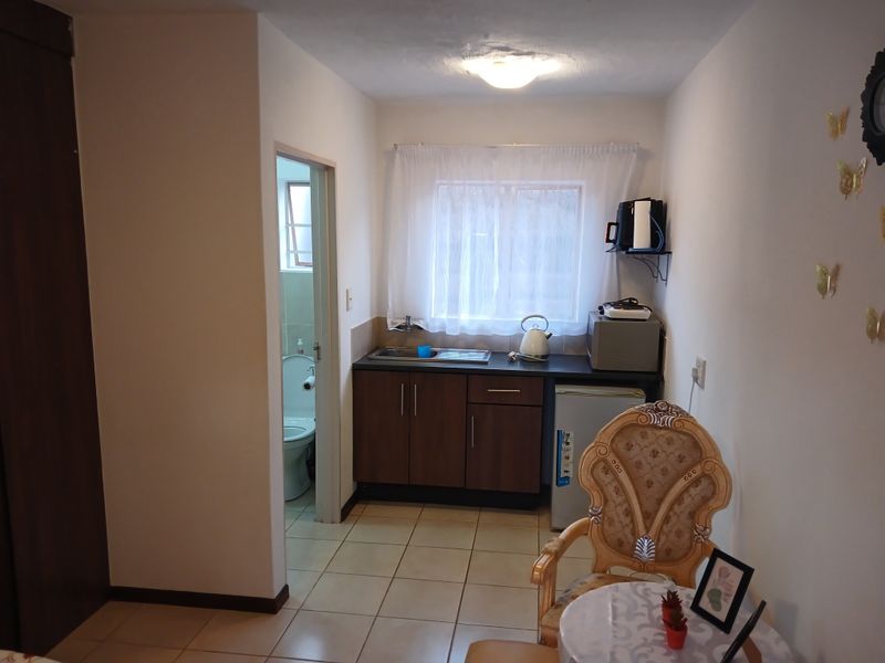 Secure Apartment In Venter Street, Capital Park - Photo 5