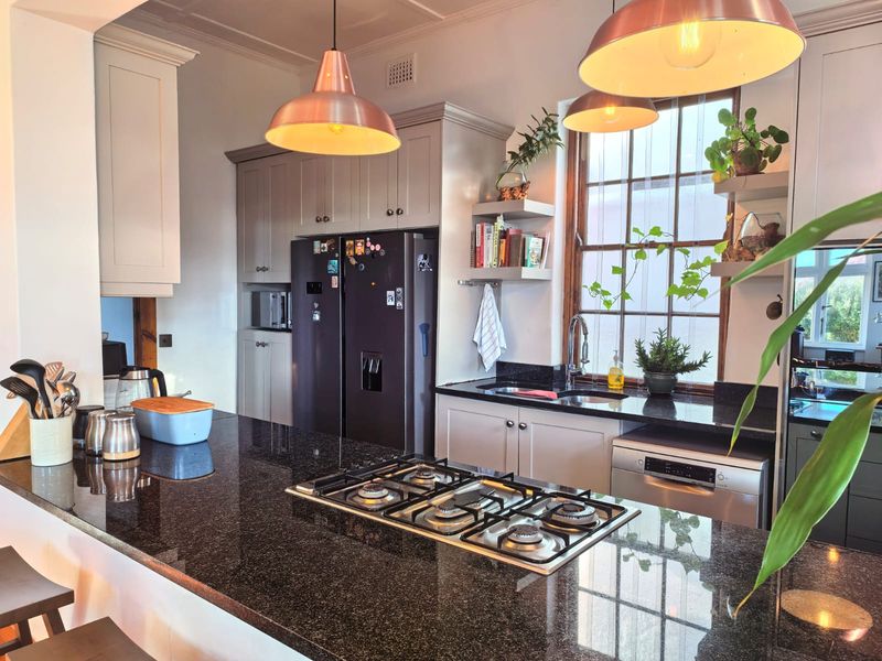 Historic, Furnished 3-bedroom, 3.5-bathroom House With Panoramic Sea Views, Ideal For Families - Photo 4