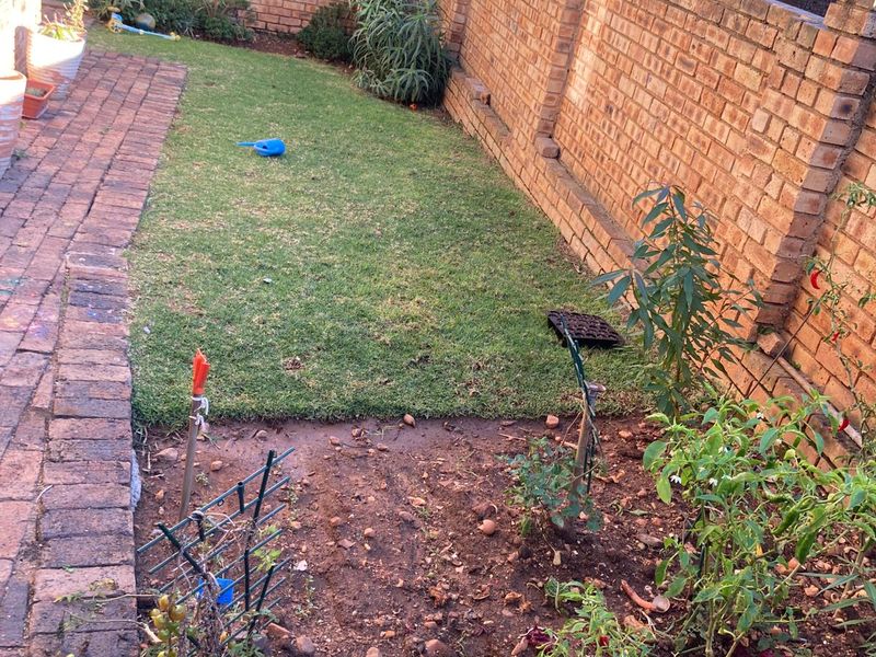 Secure 3-bedroom And 2-bath Apartment In Radiokop - Photo 2