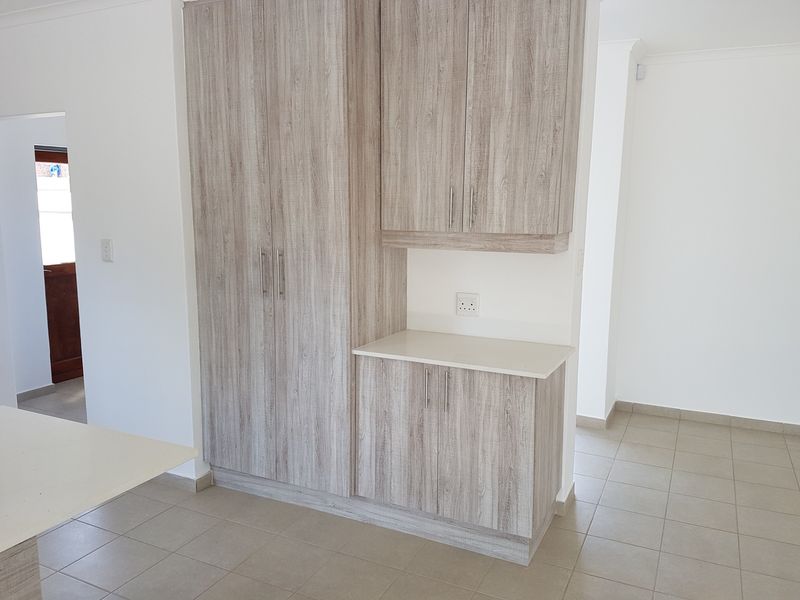 Serene Eco-living: Modern 3-bedroom Sanctuary In Roodepark Eco Estate - Photo 3