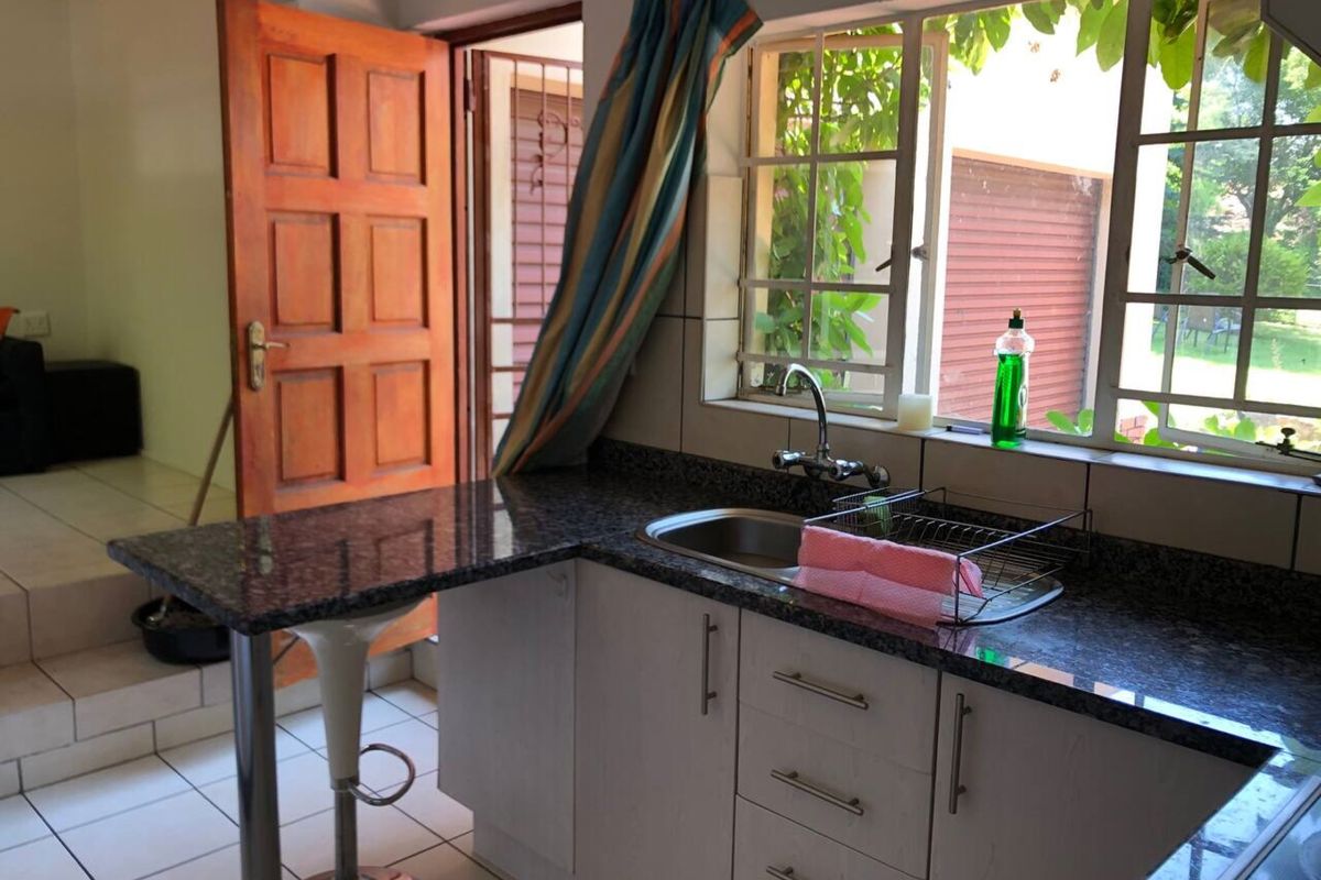 Secure 1-bedroom Cottage / Flatlet - Photo 2