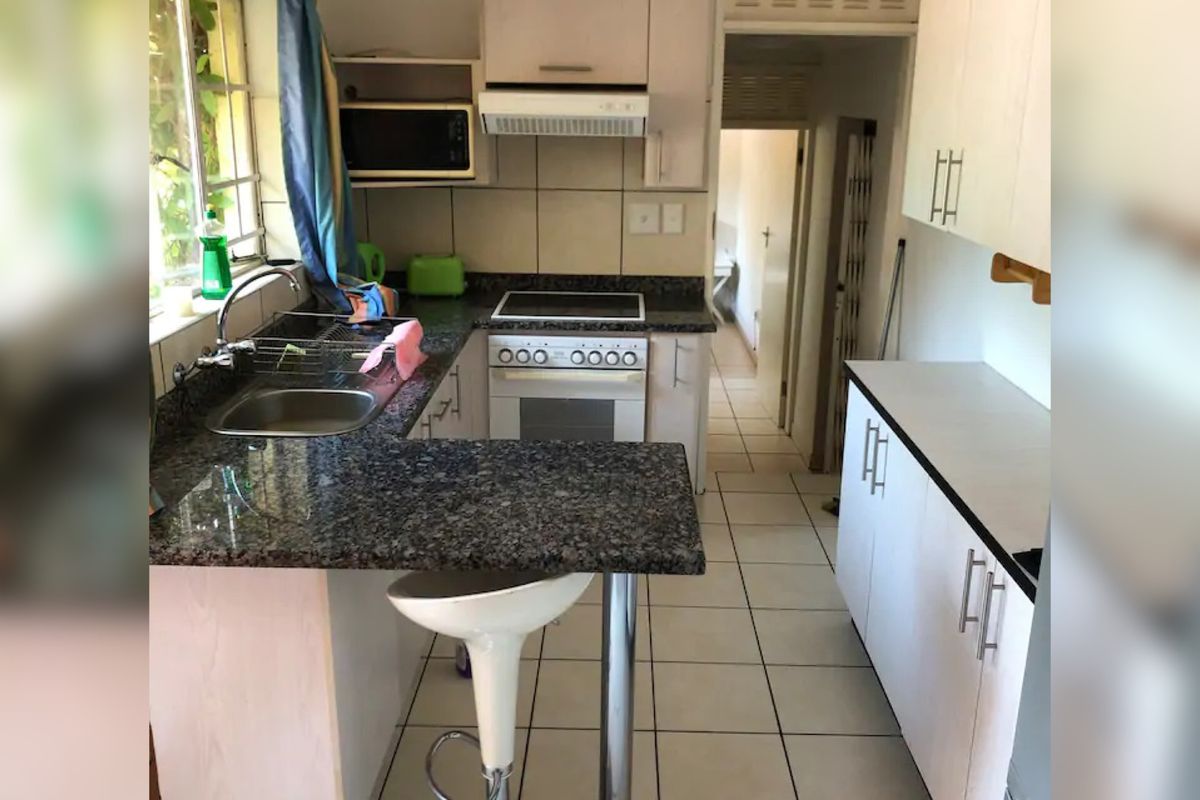 Secure 1-bedroom Cottage / Flatlet - Photo 4