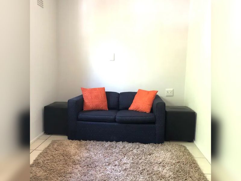 Secure 1-bedroom Cottage / Flatlet - Photo 5