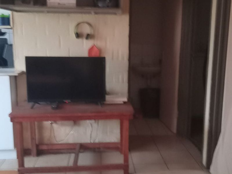 Secure 2-Bedroom And 1-Bathroom Apartment In The River Hamlet - Photo 8