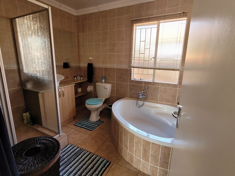Pet-friendly 3-bedroom And 2-bathroom In Van Der Kloof Road, Willowbrook - Photo 7