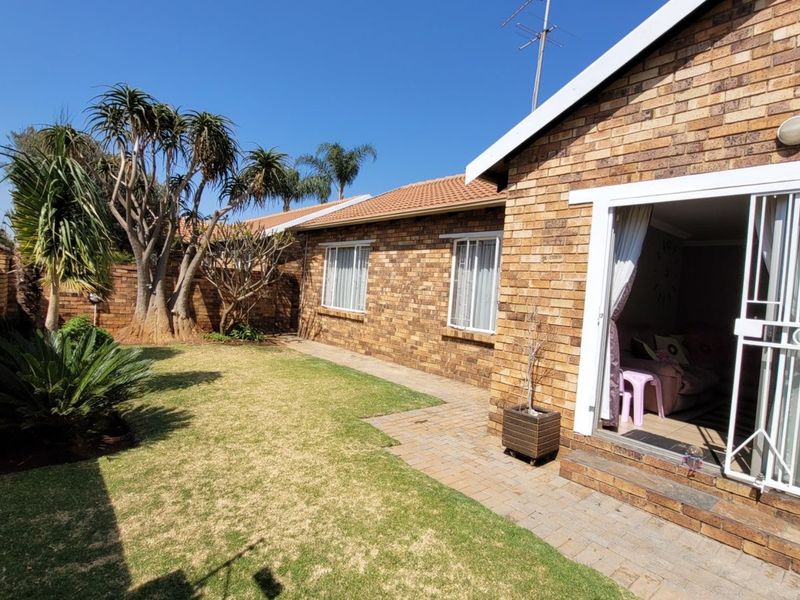 Pet-friendly 3-bedroom And 2-bathroom In Van Der Kloof Road, Willowbrook - Photo 4