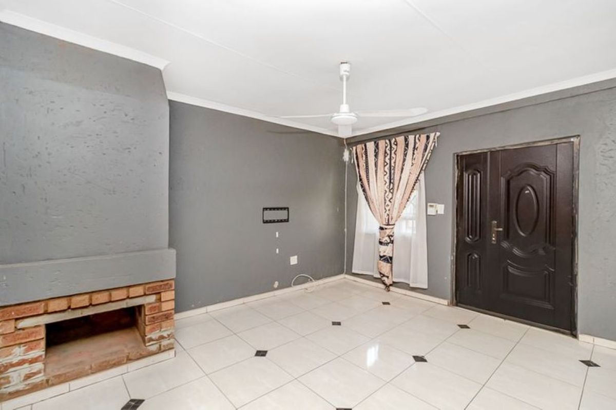 Secure 2-Bedroom And 1-Bathroom Cottage In Glenridge, Protea Glen - Photo 4