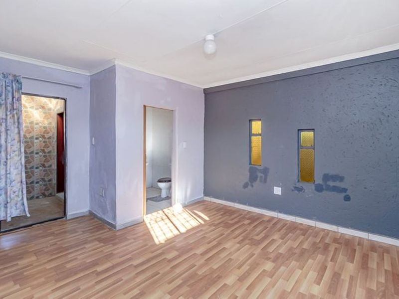 Secure 2-Bedroom And 1-Bathroom Cottage In Glenridge, Protea Glen - Photo 5