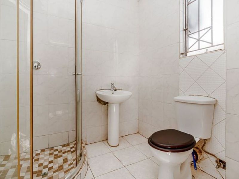 Secure 2-Bedroom And 1-Bathroom Cottage In Glenridge, Protea Glen - Photo 7