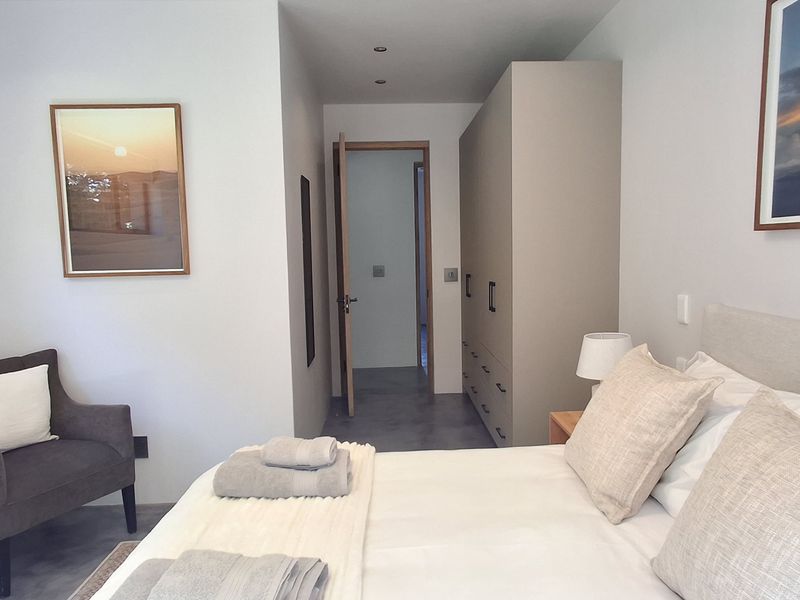Secure 5-Bedroom And 3,5-Bathroom House In Acacia Street, Chapmans Peak - Photo 9
