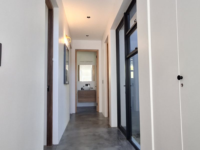 Secure 5-Bedroom And 3,5-Bathroom House In Acacia Street, Chapmans Peak - Photo 8