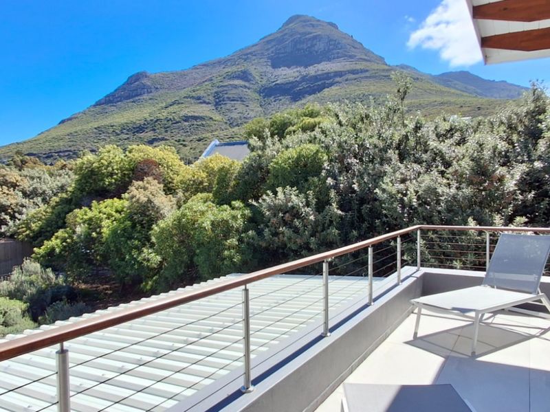 Secure 5-Bedroom And 3,5-Bathroom House In Acacia Street, Chapmans Peak - Photo 2