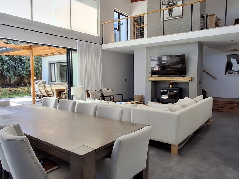 Secure 5-Bedroom And 3,5-Bathroom House In Acacia Street, Chapmans Peak - Photo 3