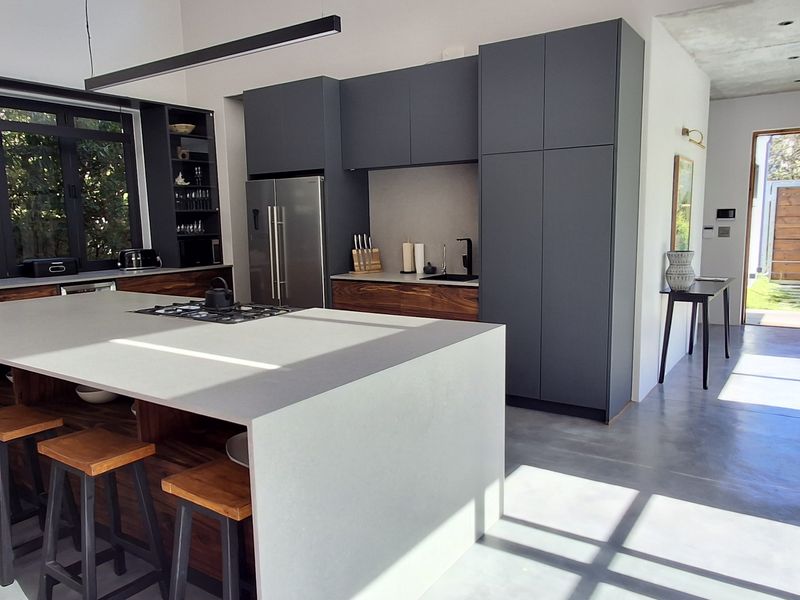 Secure 5-Bedroom And 3,5-Bathroom House In Acacia Street, Chapmans Peak - Photo 5