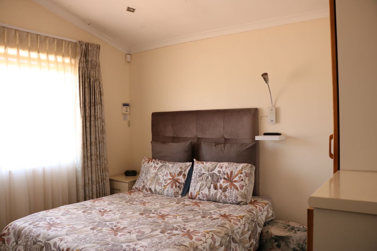 3 Bedroom House To Rent In Mountview - Photo 5
