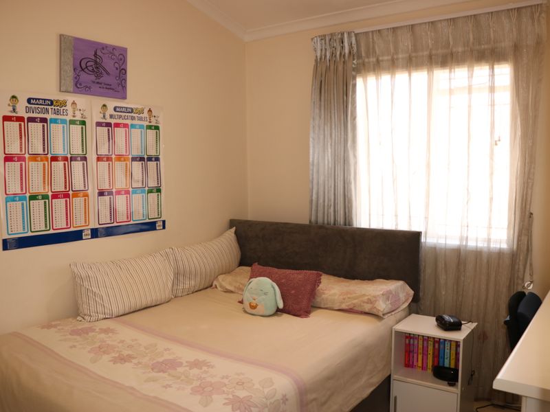 3 Bedroom House To Rent In Mountview - Photo 6