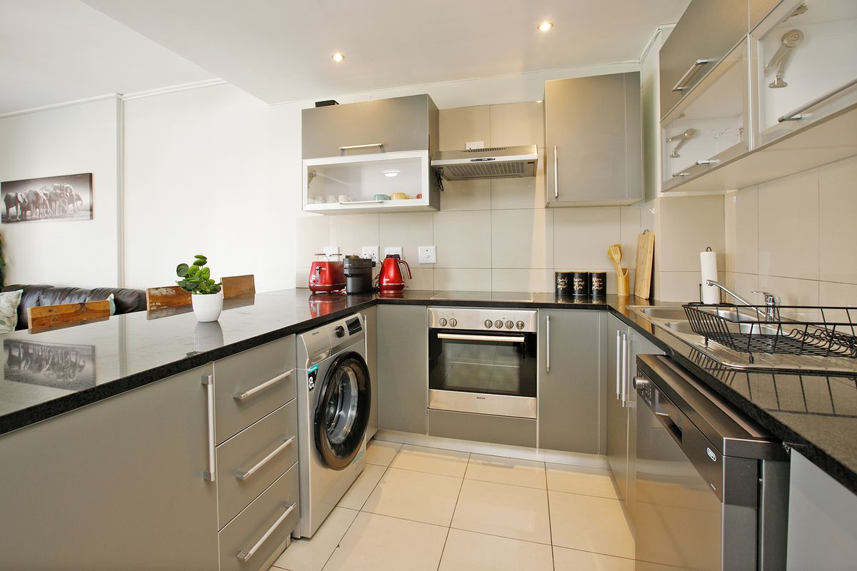 Secure 2-Bedroom And 2-Bathroom Buiten Street, Cape Town City Centre - Photo 3