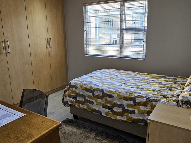 3 Bedroom Separate Entrance For Rent In Rondebosch - Photo 9