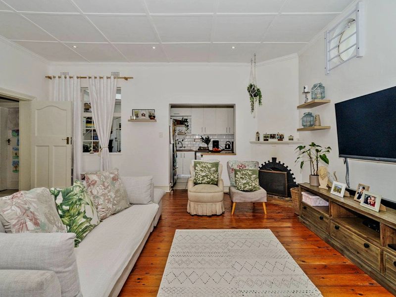 Charming 3-bedroom And 2-bathroom House In Oak Avenue With Solar System - Photo 8