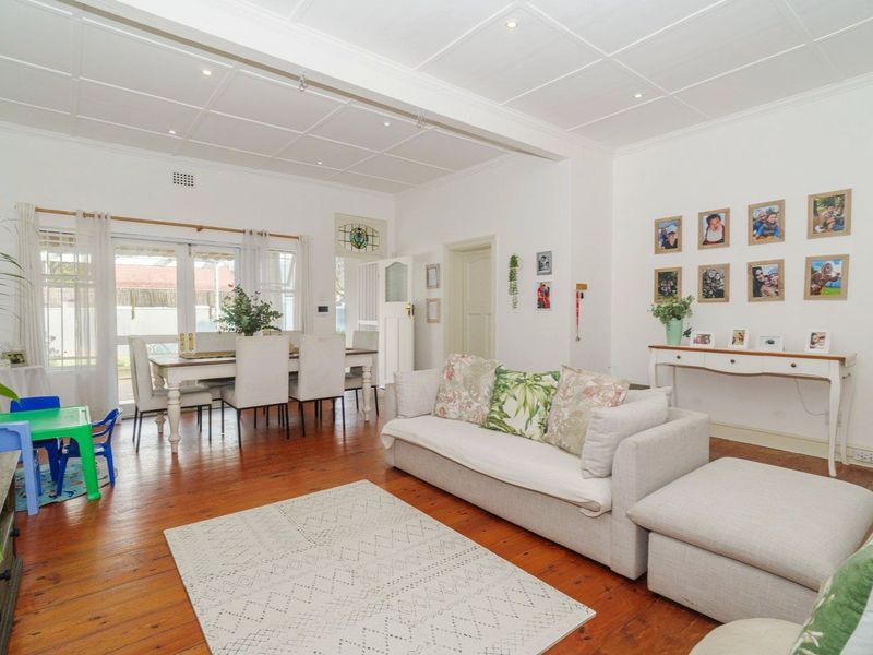 Charming 3-bedroom And 2-bathroom House In Oak Avenue With Solar System - Photo 6