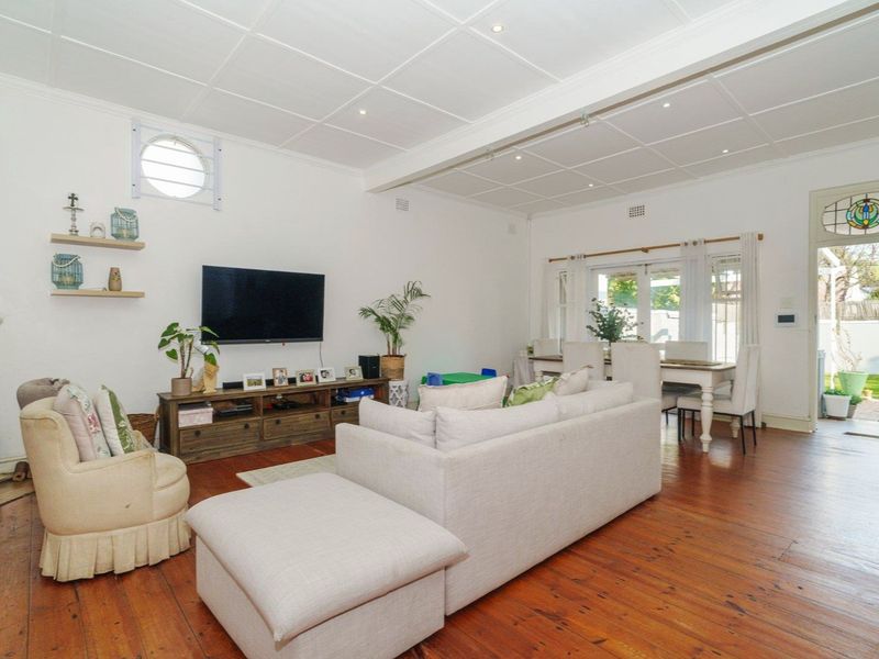 Charming 3-bedroom And 2-bathroom House In Oak Avenue With Solar System - Photo 7