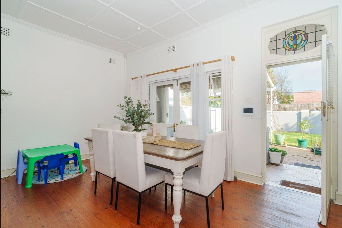 Charming 3-bedroom And 2-bathroom House In Oak Avenue With Solar System - Photo 5