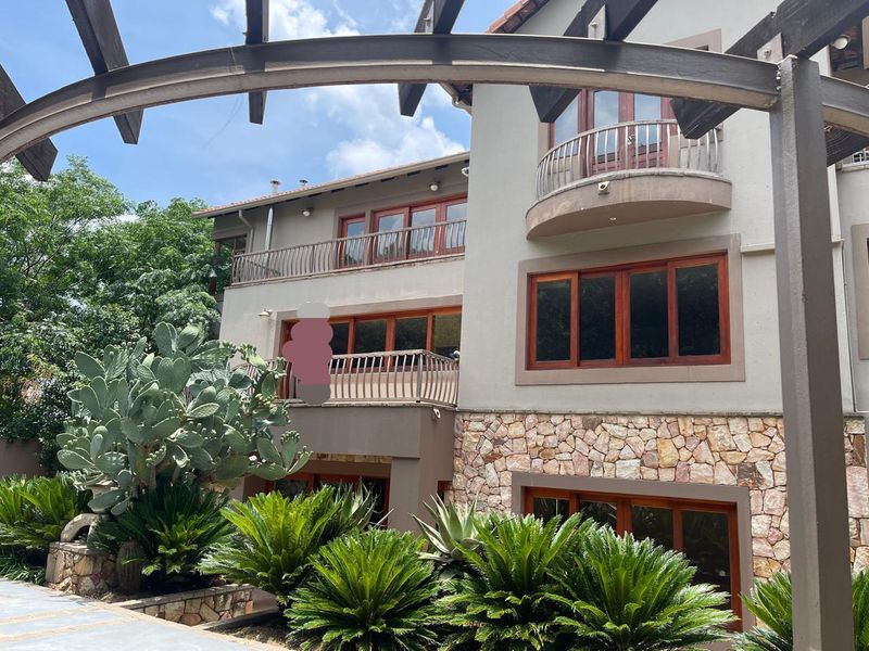 Luxury 5-bedroom And 6-bathroom House In Xanadu Nature Estate , Hartbeespoort - Photo 10