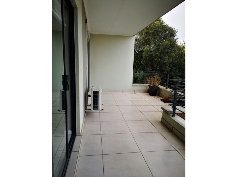 Ultra Modern 2bedroom And  2bath Apartment On The 1st Floor - Photo 6
