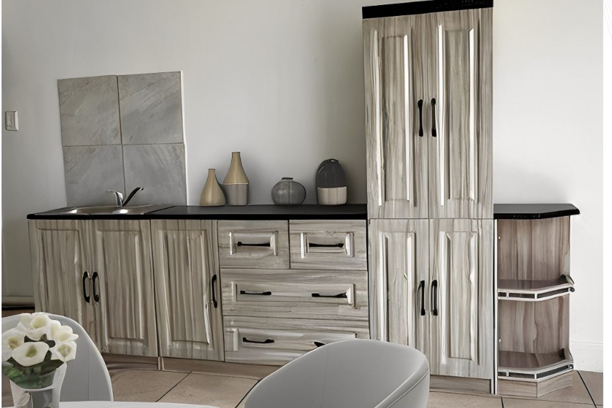 Spacious Studio/bachelor Apartment ,1-bathroom In Bosmont - Photo 4