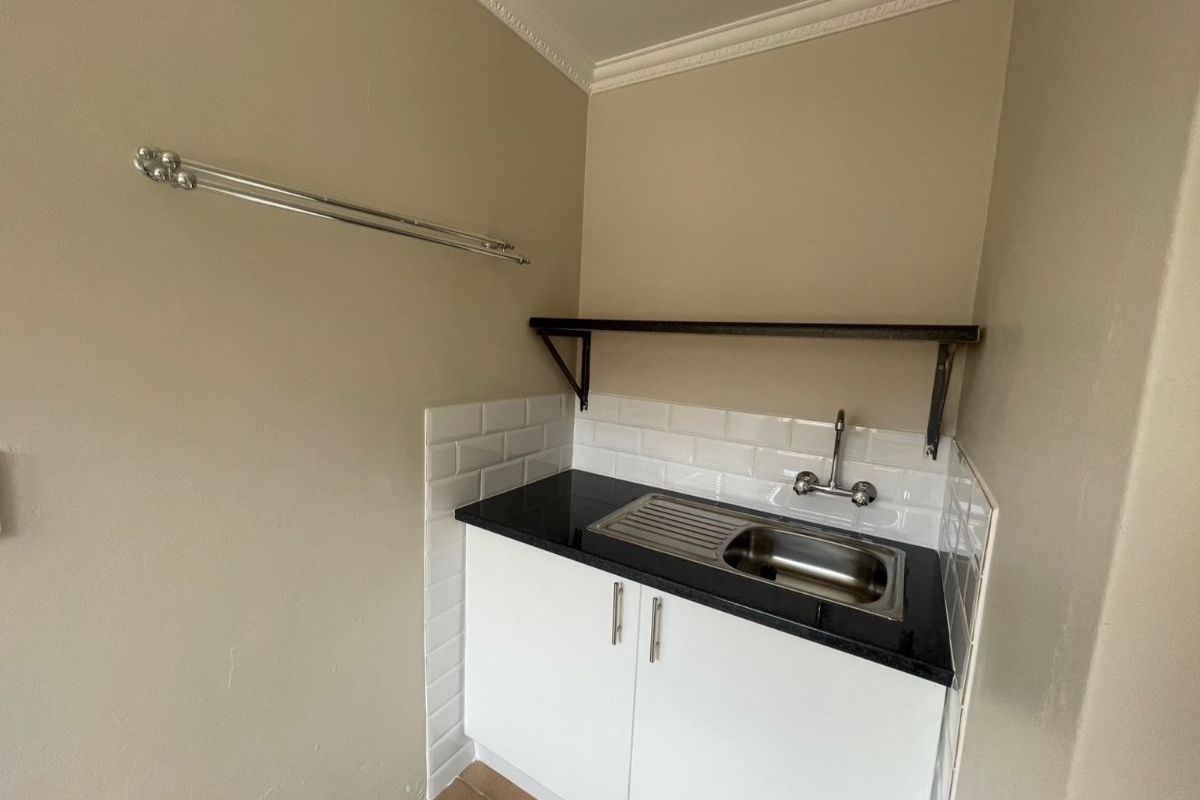 1 Bedroom And 1 Bath Studio In Northmead Ext3 - Photo 3