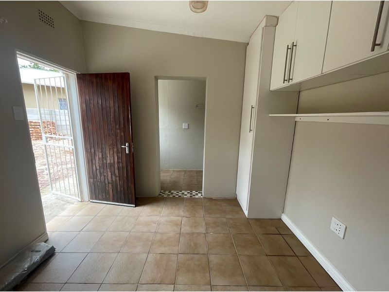 1 Bedroom And 1 Bath Studio In Northmead Ext3 - Photo 2