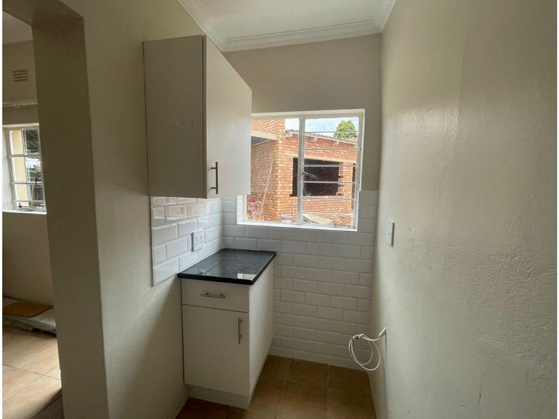 1 Bedroom And 1 Bath Studio In Northmead Ext3 - Photo 4