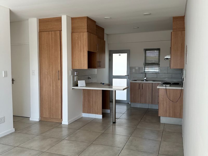 Secure 2-Bedroom And 1-Bathroom Apartment In U48 Webber Crossing - Photo 2