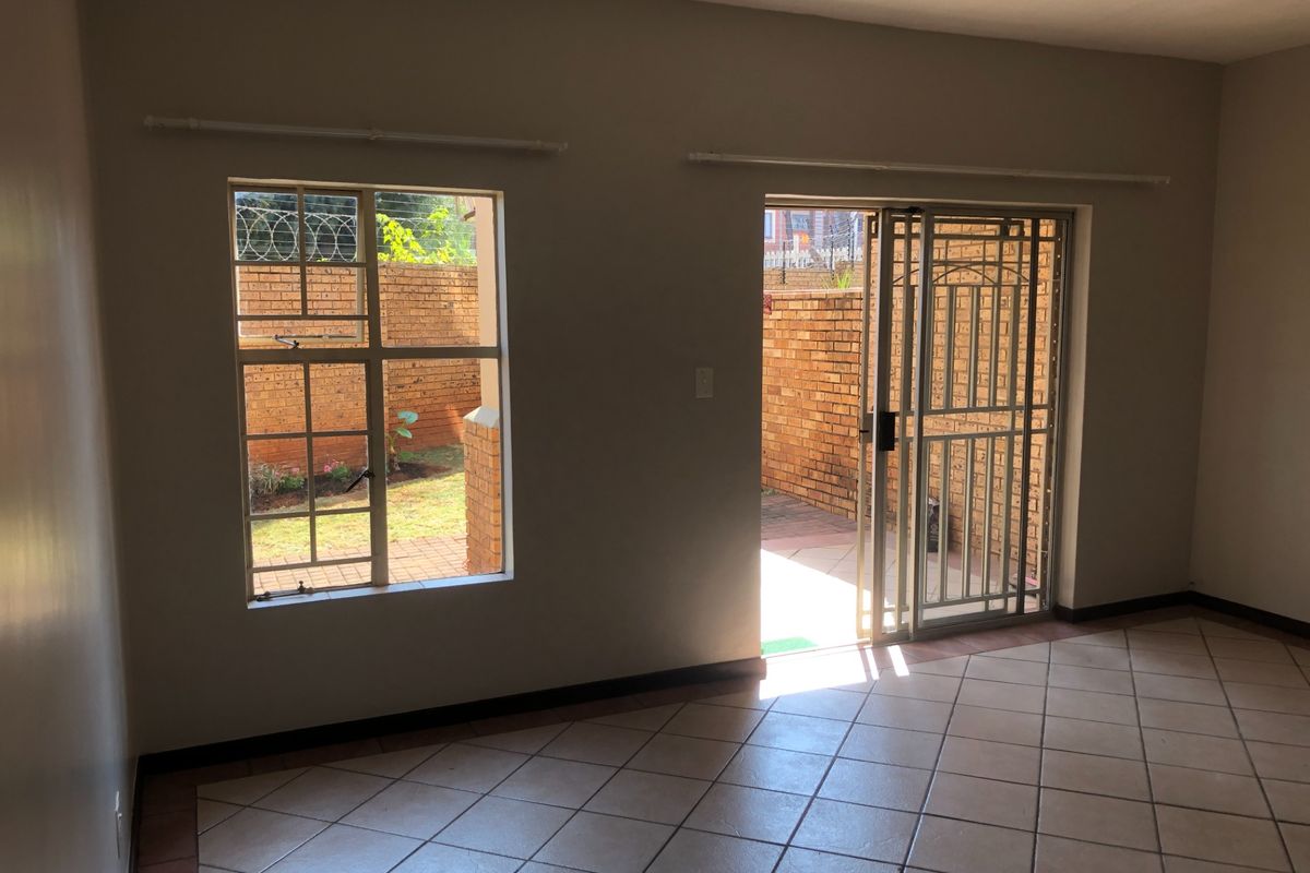 Secure 2-Bedroom And 1-Bathroom Apartment In Casa Bella - Photo 4