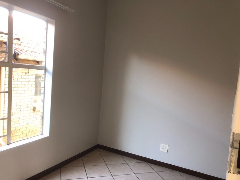 Secure 2-Bedroom And 1-Bathroom Apartment In Casa Bella - Photo 9