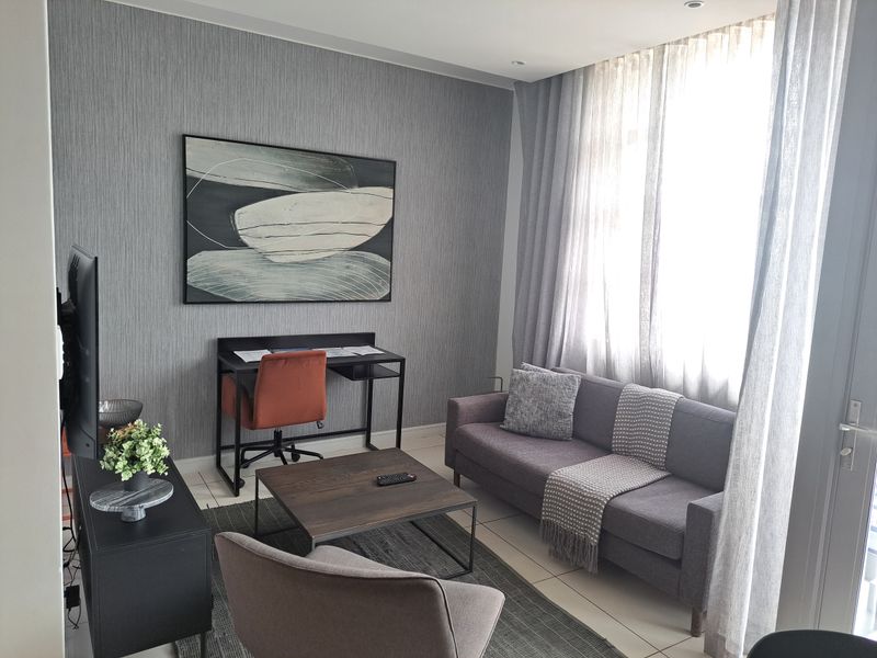 Secure 1-Bedroom And 1-Bathroom Cradock Avenue, Rosebank - Photo 8