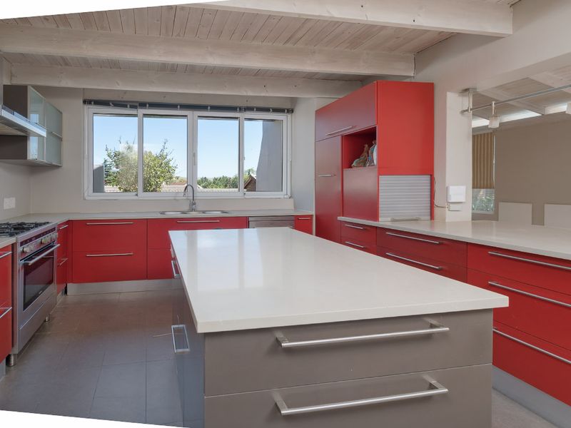 Secure 4-Bedroom And 2-Bathroom House In De Villiers Street, Kenridge - Photo 7