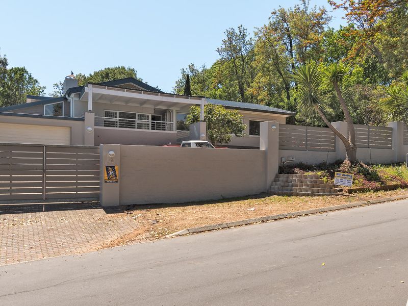 Secure 4-Bedroom And 2-Bathroom House In De Villiers Street, Kenridge - Photo 2