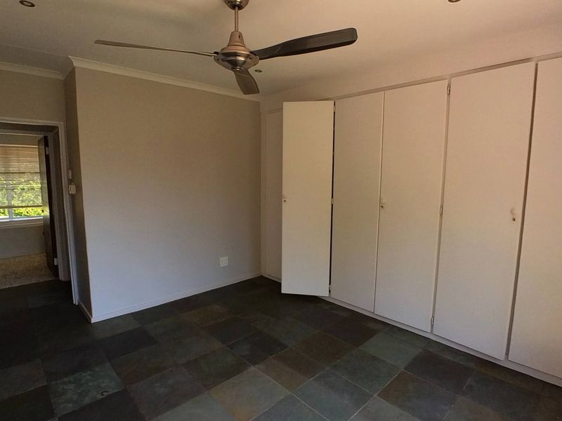 Secure 2-Bedroom And 1-Bathroom Townhouse - Photo 10