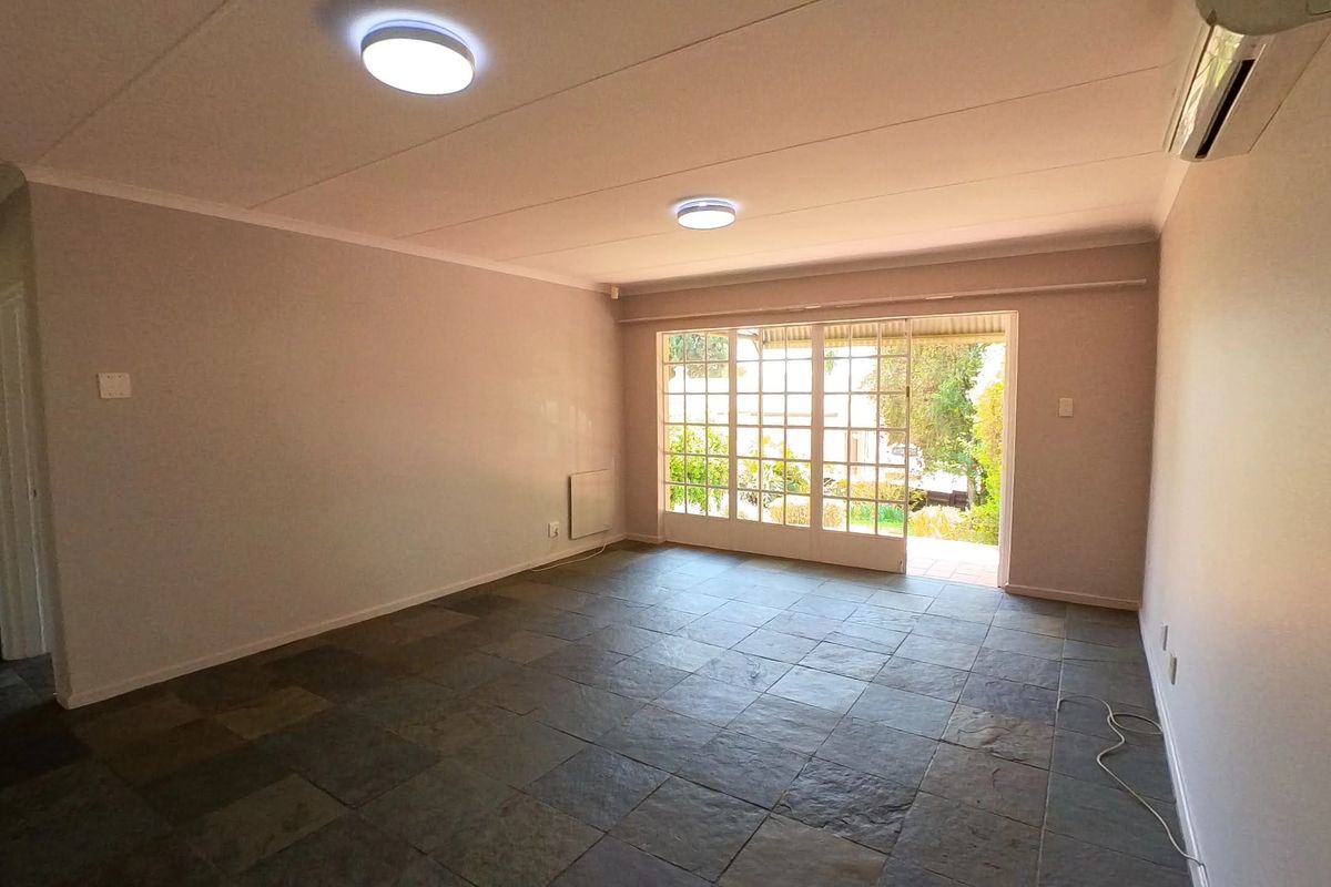 Secure 2-Bedroom And 1-Bathroom Townhouse - Photo 5