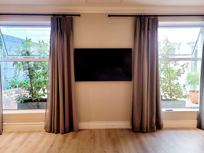 An Exquisite North-facing Sanctuary: Refined Living At The Foot Of Table Mountain - Photo 10