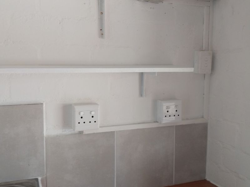 Private Room Own Bathroom Kitchenette - Photo 6