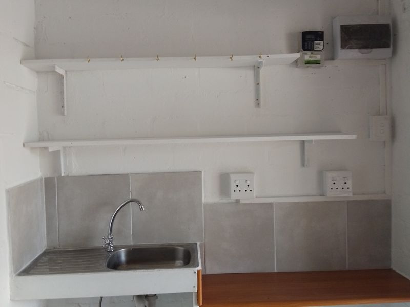 Private Room Own Bathroom Kitchenette - Photo 4