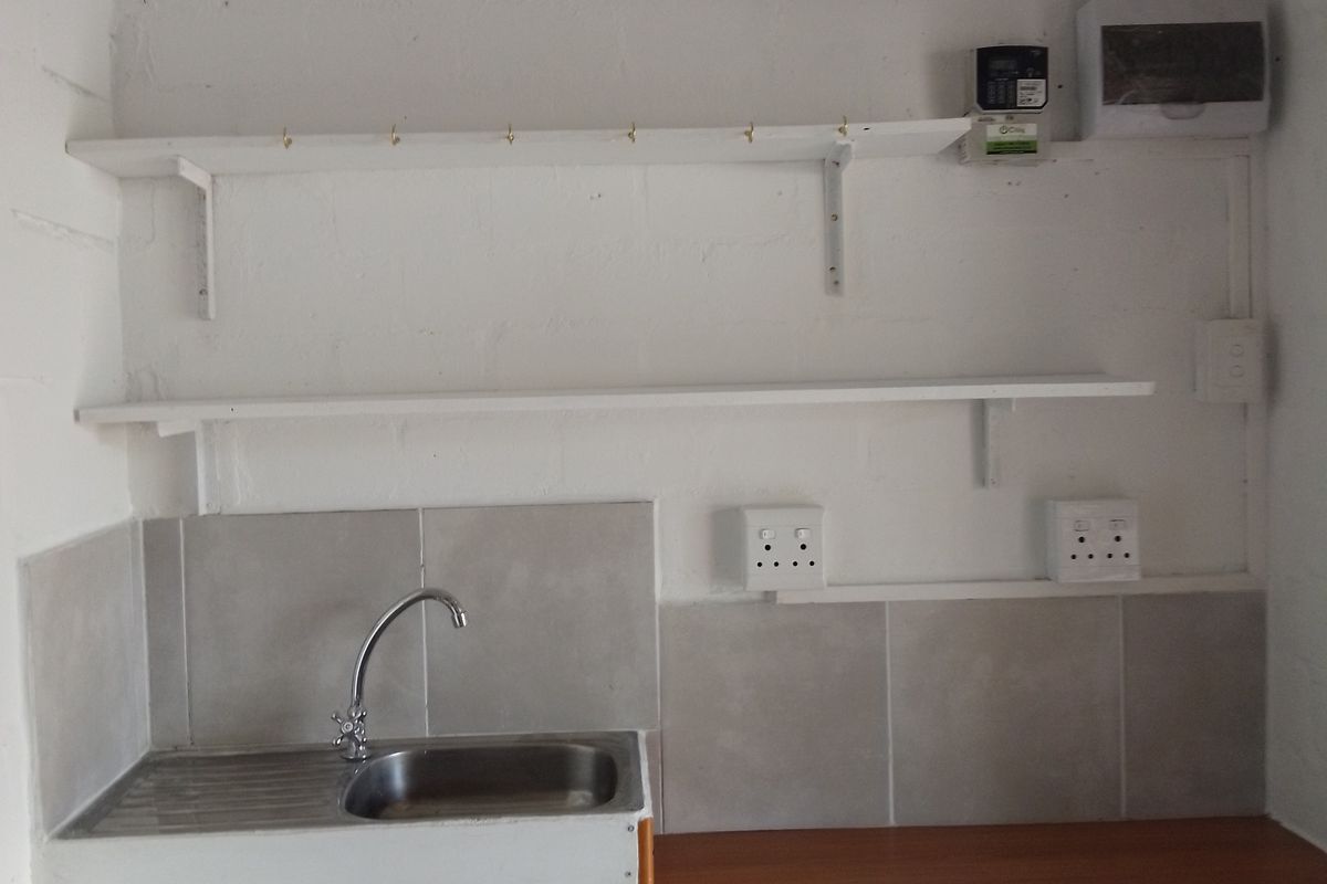 Private Room Own Bathroom Kitchenette - Photo 4