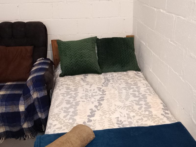 Private Room Own Bathroom Kitchenette - Photo 9