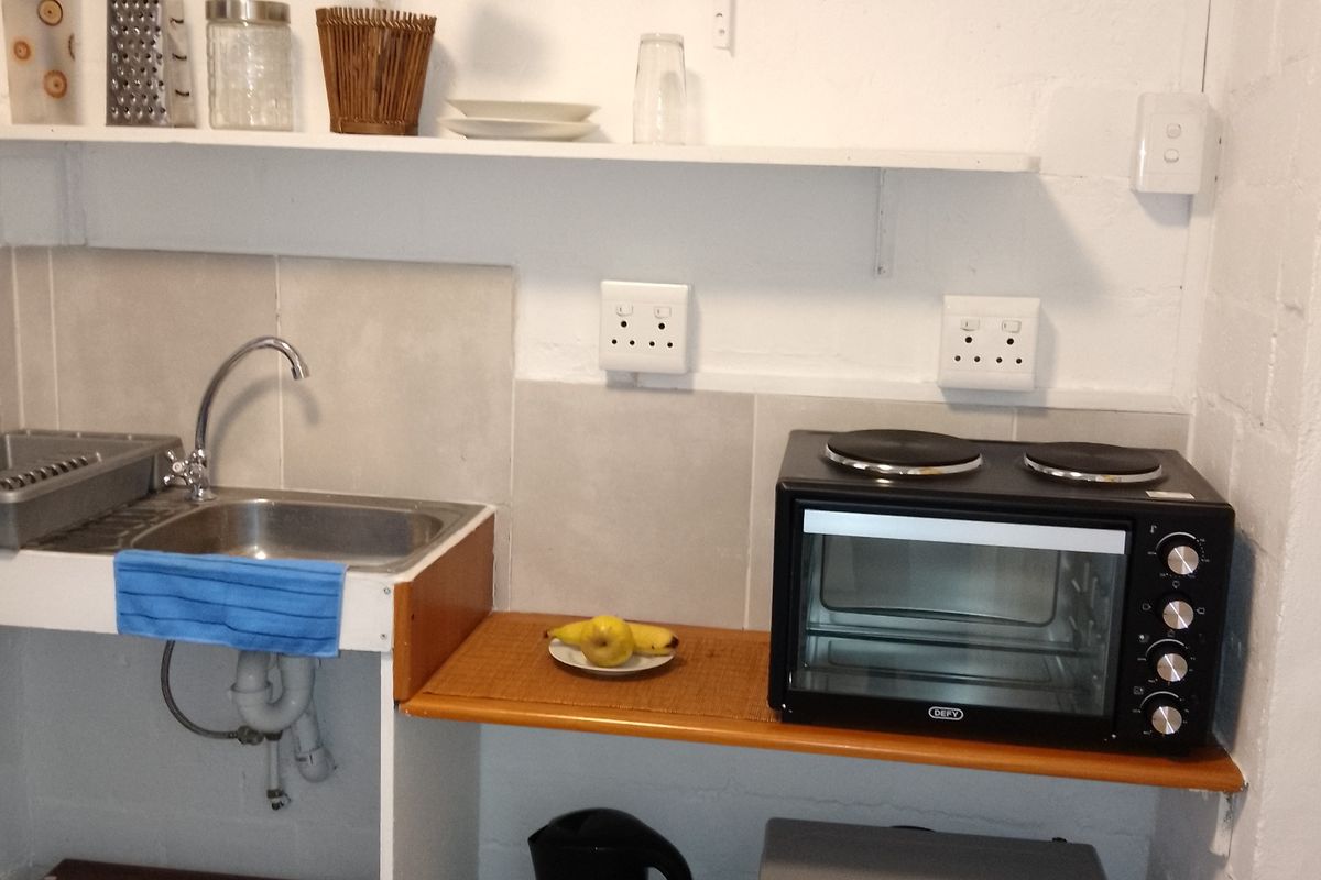 Private Room Own Bathroom Kitchenette - Photo 5