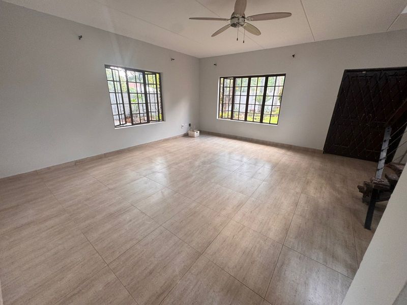 Secure 5-bedroom And 2-bedroom House In Migmatite Drive, Zwartkop - Photo 6