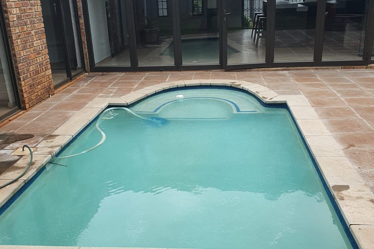 Secure 5-bedroom And 2-bedroom House In Migmatite Drive, Zwartkop - Photo 2
