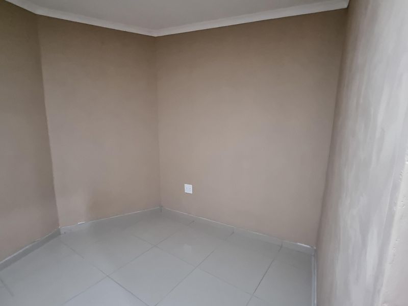 Secure 2-bedroom And 1-bathroom Cottage In Glenanda - Photo 7